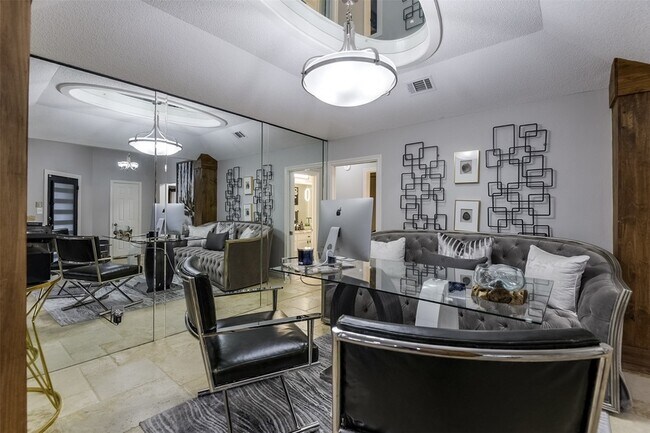 Foto del edificio - 3719 Danbury Dr