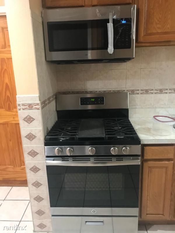 Building Photo - 1 br, 1 bath Apartment - 748 E 88th St