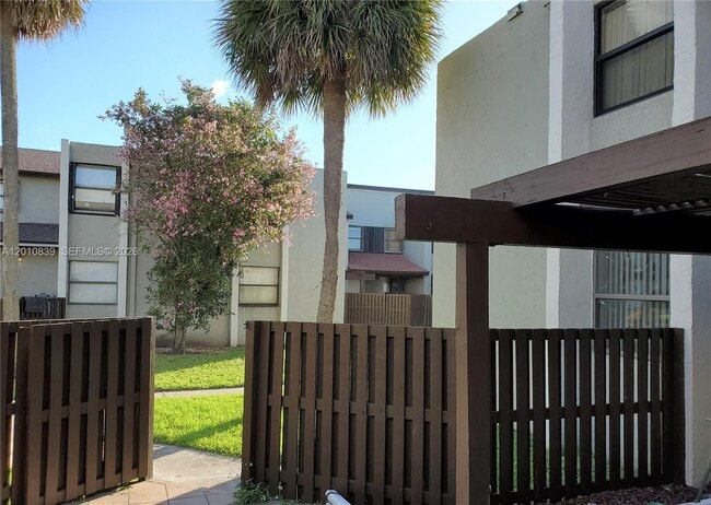 Foto del edificio - 10020 NW 9th St Cir