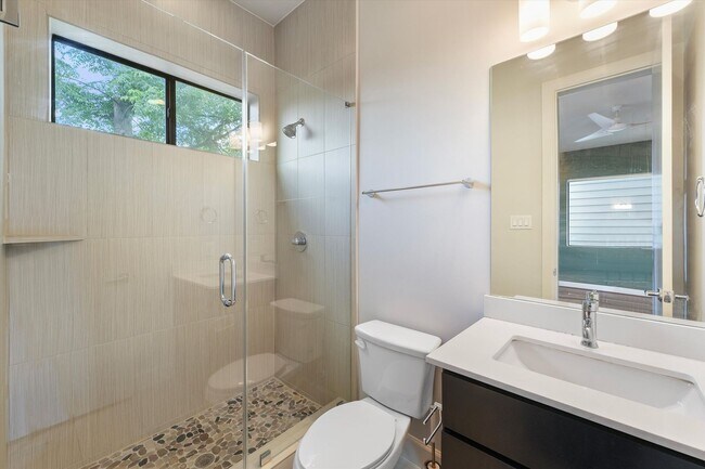 Building Photo - Stunning Freestanding Home with Soaring Ce...