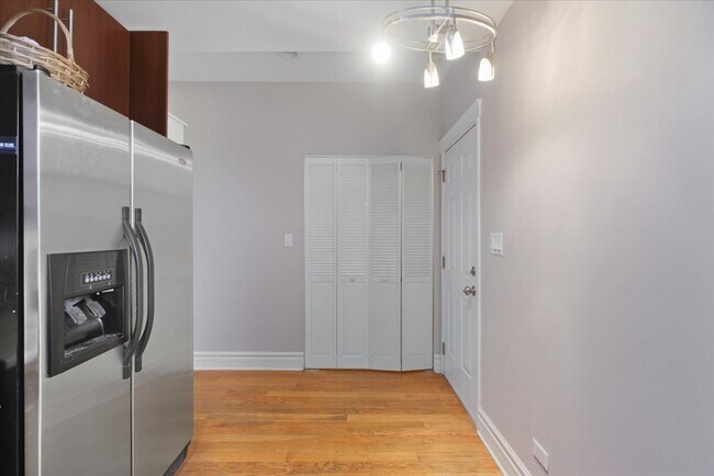 Foto del edificio - 1951 N Monticello Ave