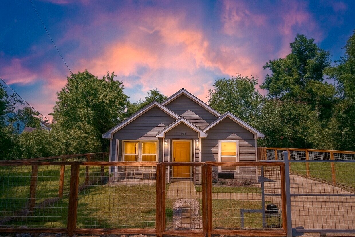 Foto principal - 3205 Rosalie St