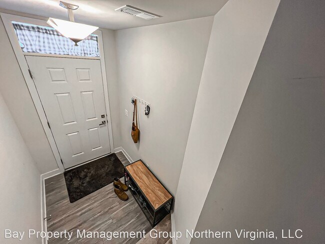 Building Photo - 4 br, 3.5 bath House - 7731 Blackburn Ridg...