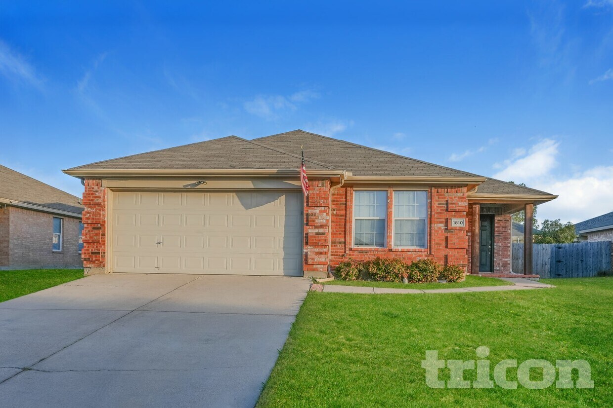 Foto principal - 1810 Millbrook Dr