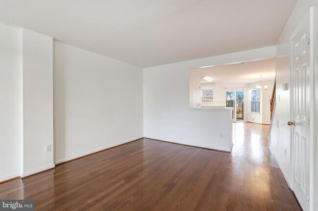 Building Photo - 22148 Trailside Square