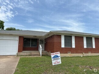 Building Photo - 2309 Sunny Ln