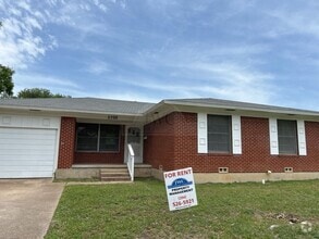 Building Photo - 2309 Sunny Ln