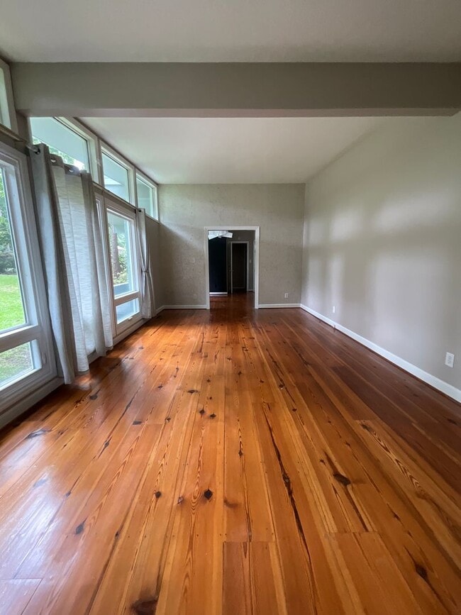 Building Photo - 3202 Cluny Dr