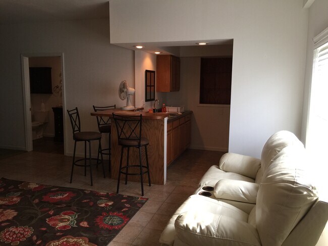 Livingroom - 317 Sandy Beach Rd
