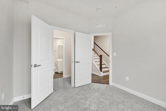 Foto del edificio - 815 Lennox St