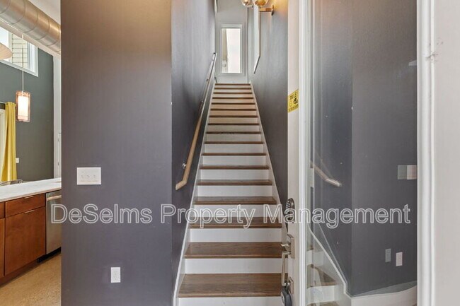 Foto del edificio - 807 13th Ave S