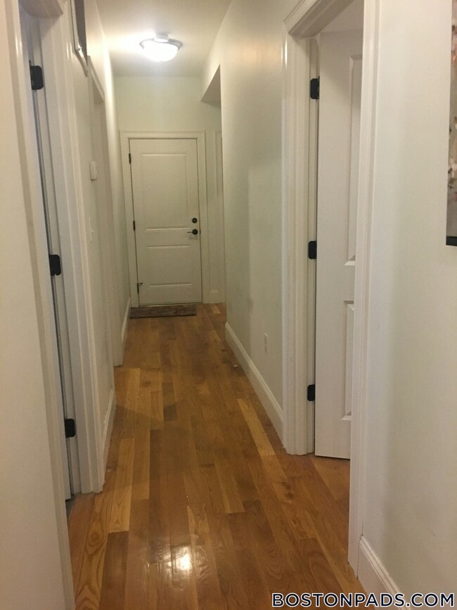 Building Photo - 26 Washburn St