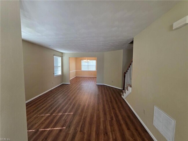 Foto del edificio - 1460 Berkshire Dr