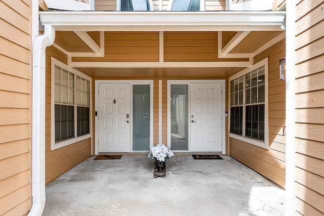 Building Photo - 5292 Buckhead Cir