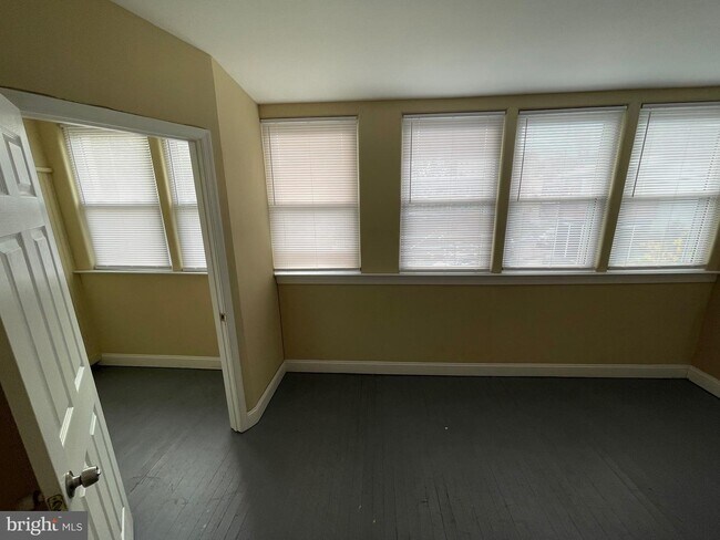 Foto del edificio - 1420 Spring Rd NW