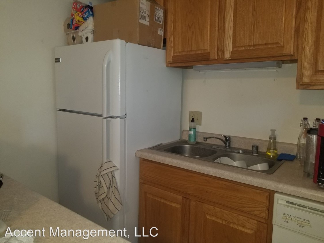 Primary Photo - 2801 Monroe St
