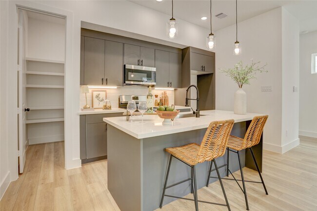 Foto del edificio - 9604 Burden St