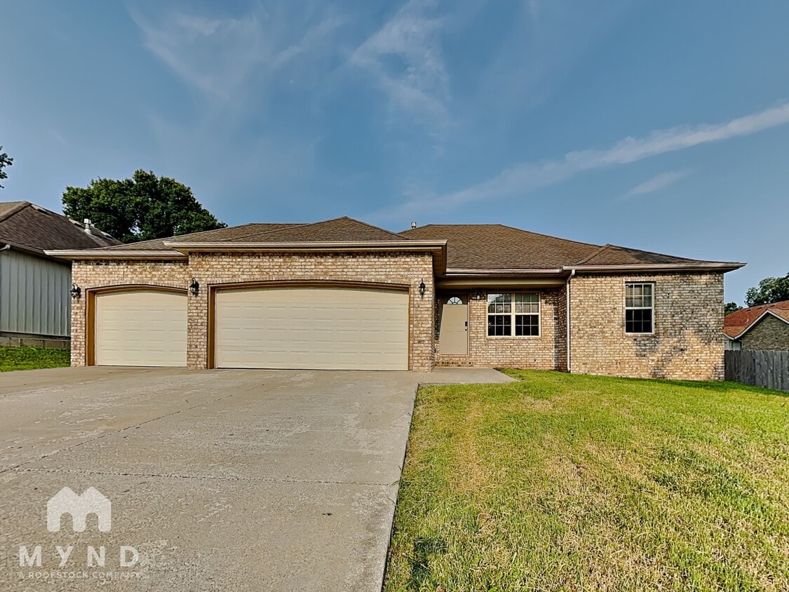 Foto principal - 5635 S Farm Rd 145