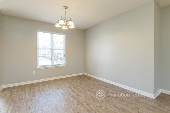 Building Photo - 4502 Lake Park Dr