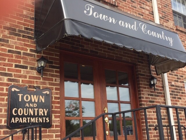 Foto del edificio - Town & Country Apartments