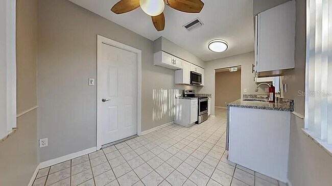 Foto del edificio - 7481 Oak St NE