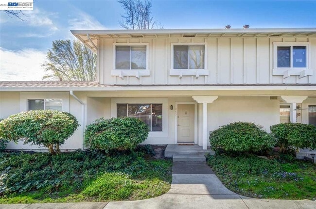 Building Photo - 453 Carillo Ct