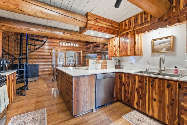 Foto del edificio - 295 Tally Lake Campground Rd