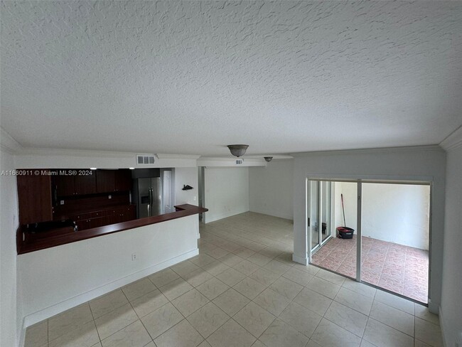 Foto del edificio - 8801 NW 109th Ct