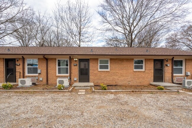 Building Photo - 745 Arbor St NE