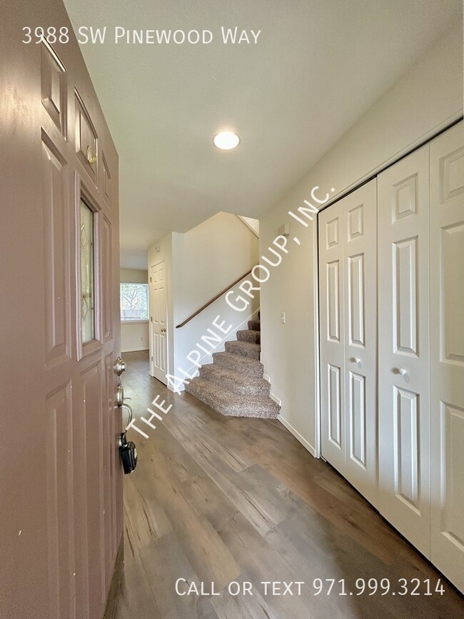 Foto del edificio - 3988 SW Pinewood Way