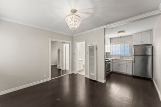 Building Photo - 4104 E 7th St