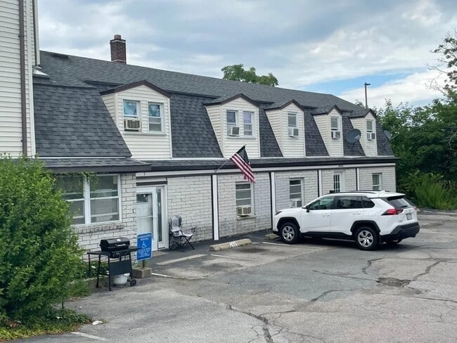 Photo - 1002 Main St Apartment