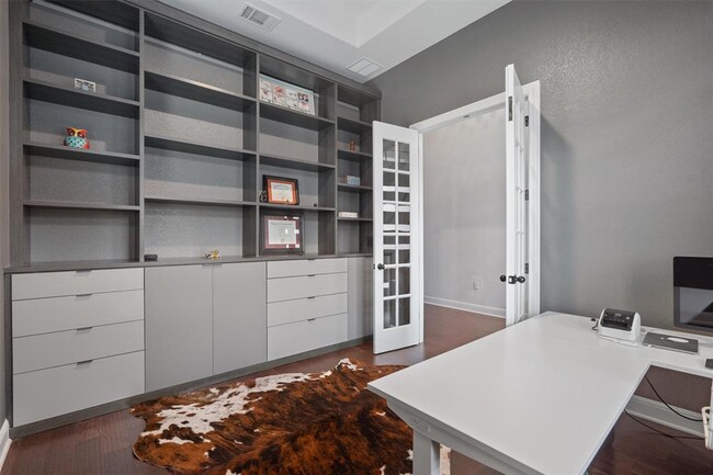 Building Photo - 9808 Bayshore Bend