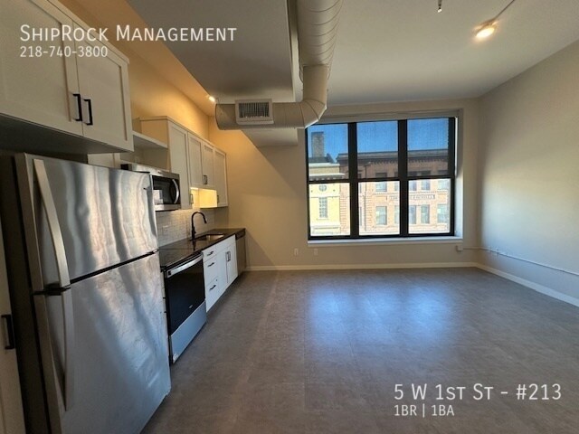 Foto del edificio - 5 W 1st St