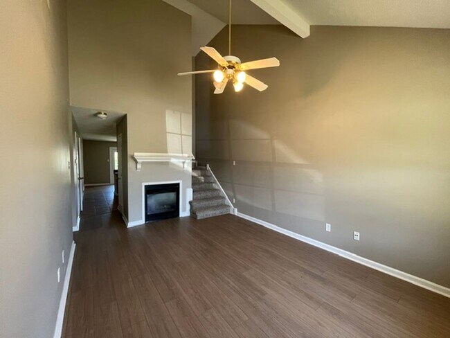 Foto del edificio - Renovated 3 Bedroom 3 Bath Townhome for Rent!
