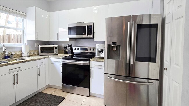 Foto del edificio - 5109 SW 141st Ave