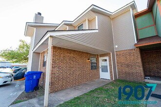 Building Photo - 1061 Rambling Oaks Dr