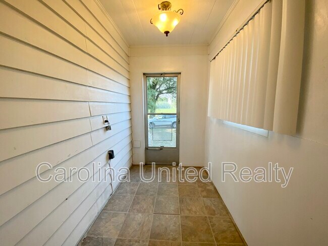 Foto del edificio - 3901 Plyler Mill Rd