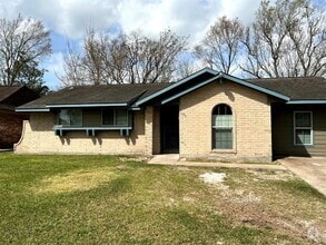 Building Photo - 12403 Russ Dr