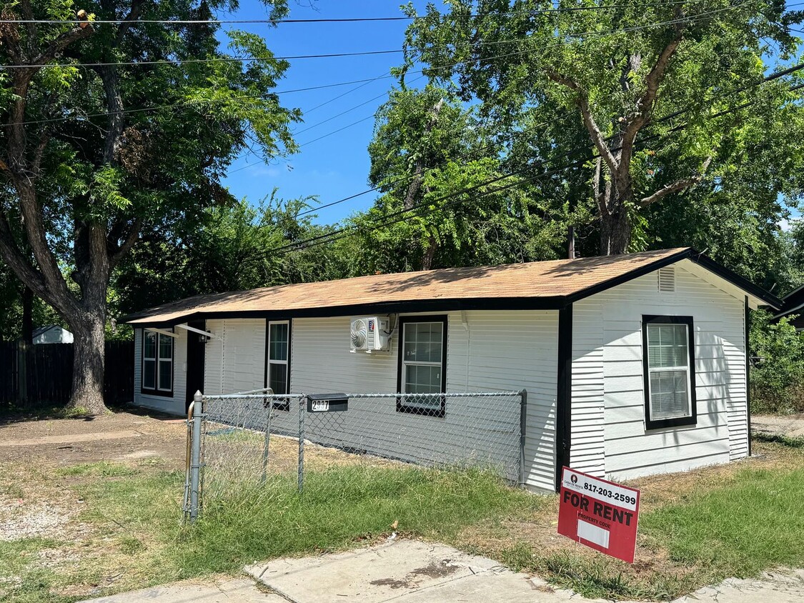 Photo - 2937 Wilkinson Ave., Back Unit, Ft. Worth (N/E-side)