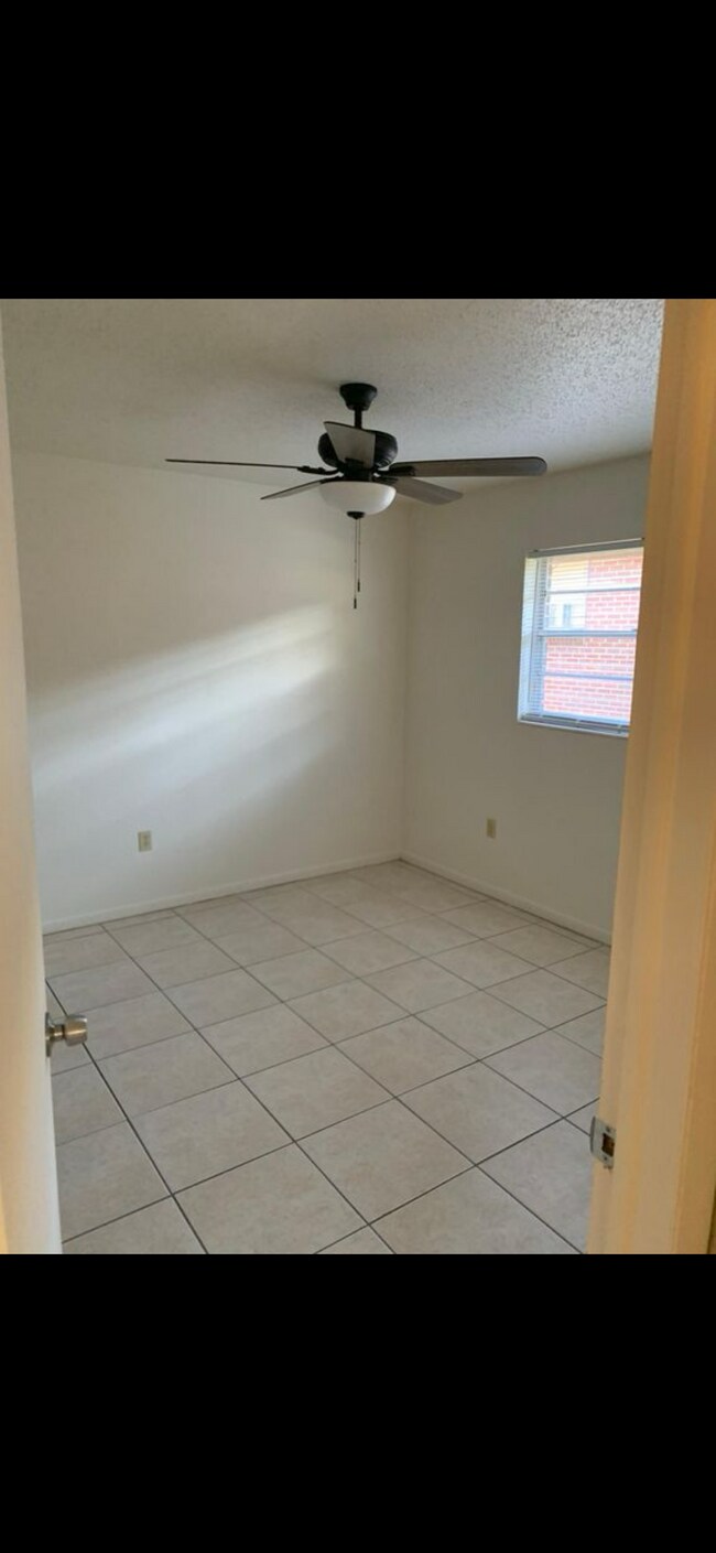 Foto del edificio - 864 E Church Ave