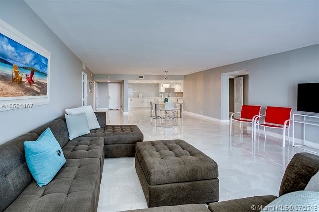 Foto del edificio - 777 Bayshore Dr