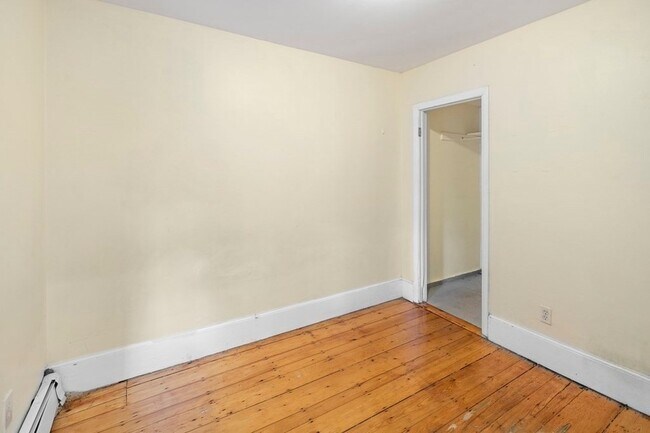 Building Photo - 64 Pleasant St