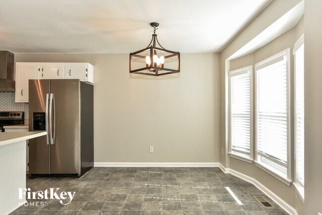 Building Photo - 1304 Venessa Dr