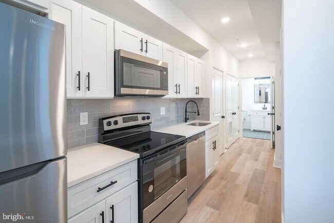 Foto del edificio - 1513 W Girard Ave