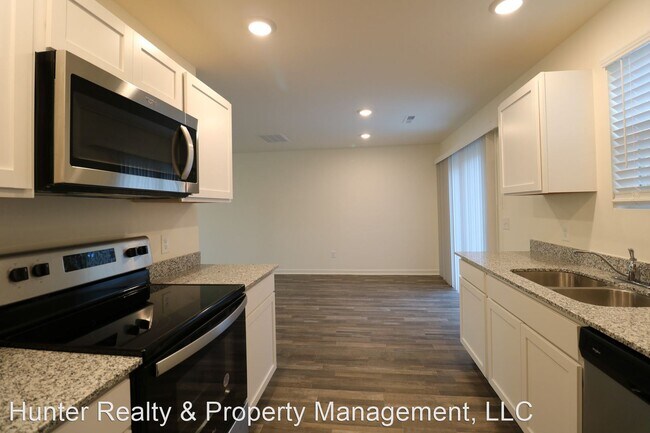 Building Photo - 3 br, 2.5 bath House - 757 Whitney Rd