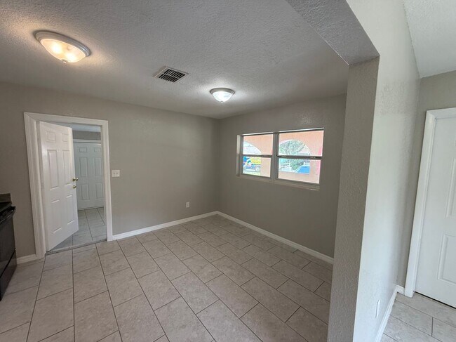 Foto del edificio - 1450 Powhatan Ct
