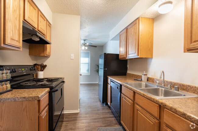 2HAB, 1,5BA - 1.129 ft² - ReNew Highland Park