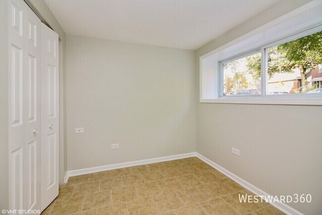 Building Photo - 4343 W Drummond-G