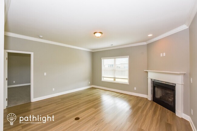 Building Photo - 115 Pointe Haven Ct